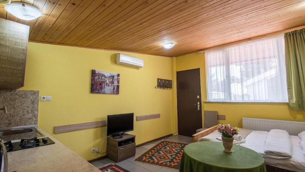 Apart-Hotel Gala In The Center Of Tbilisi Esterno foto