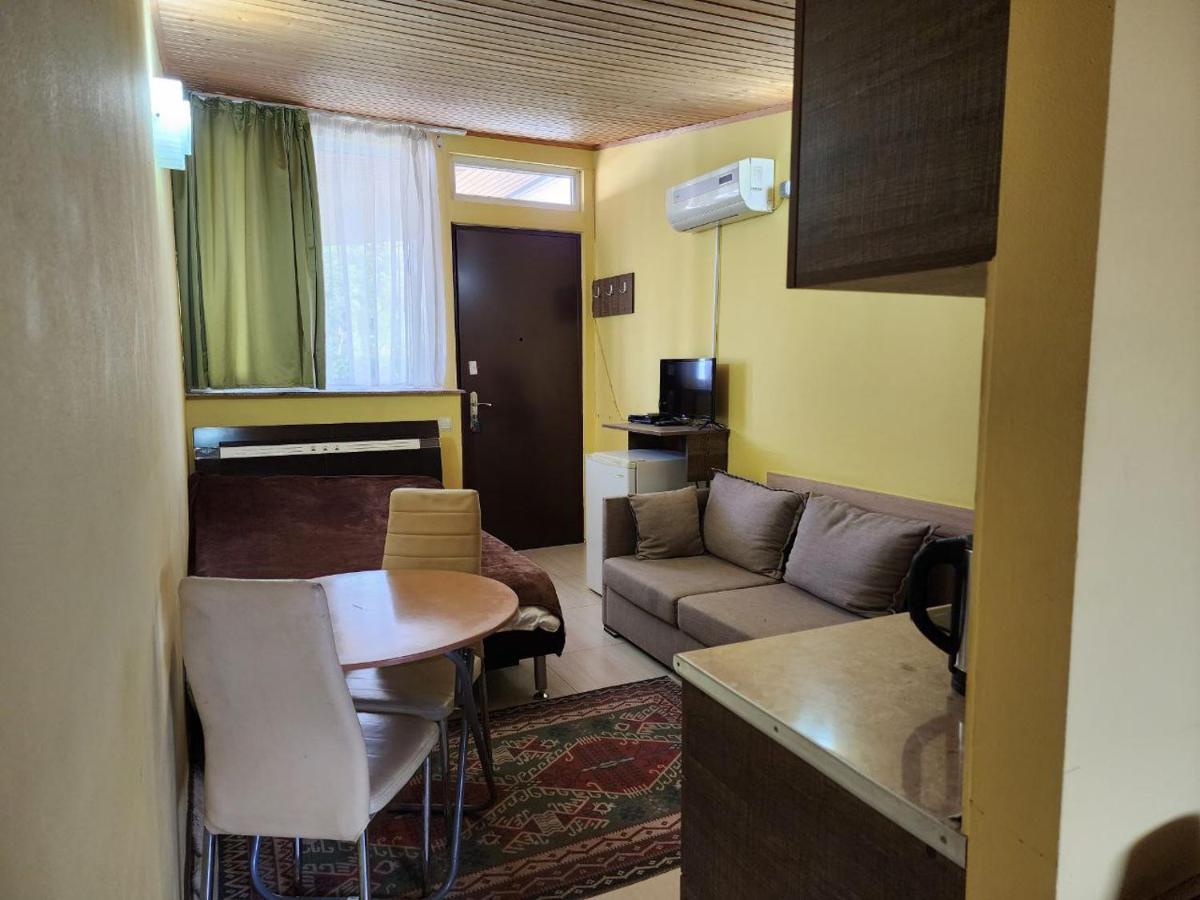 Apart-Hotel Gala In The Center Of Tbilisi Esterno foto
